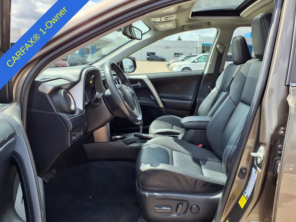 Used 2014 Toyota RAV4 Limited w/ Technology Package FWD image 19