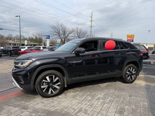 Used 2022 Volkswagen Atlas Cross Sport SE image 3