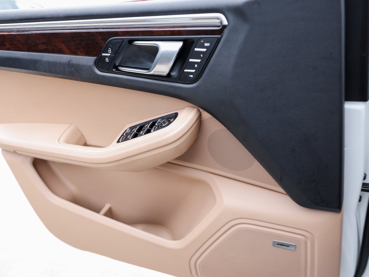 Certified 2023 Porsche Macan image 23