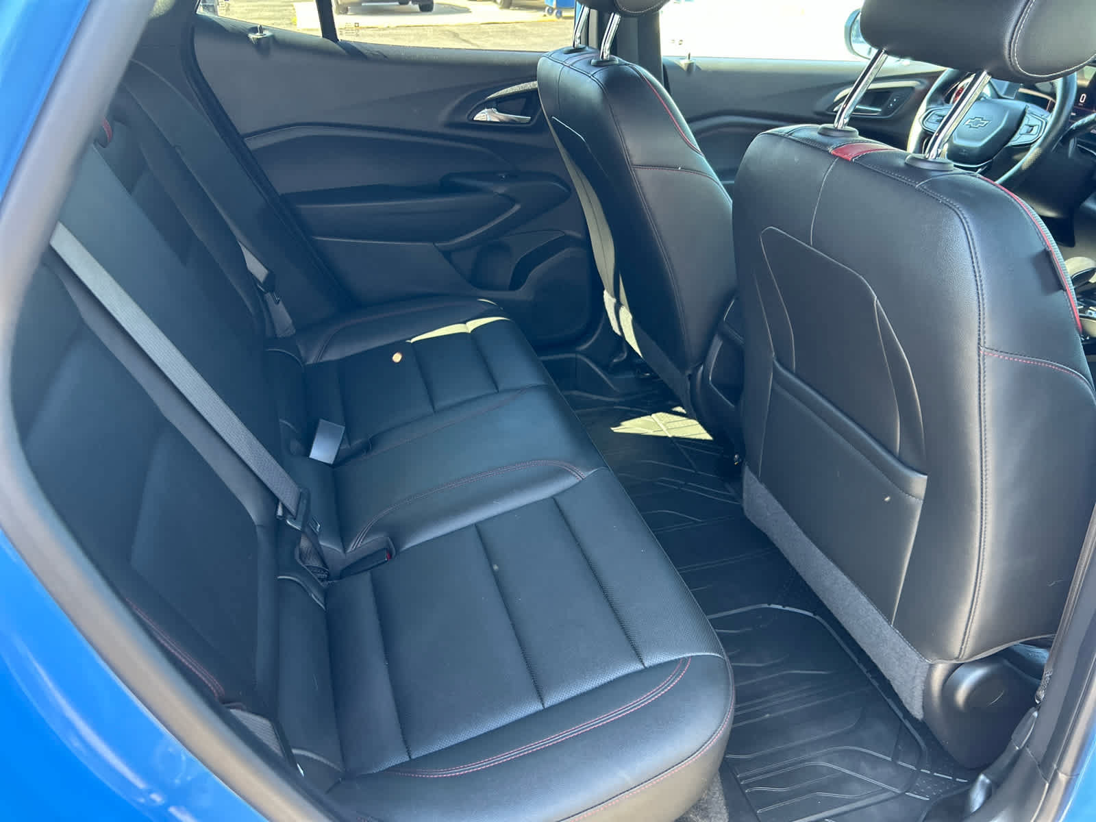 Used 2024 Chevrolet Trax RS w/ Sunroof Package FWD image 25