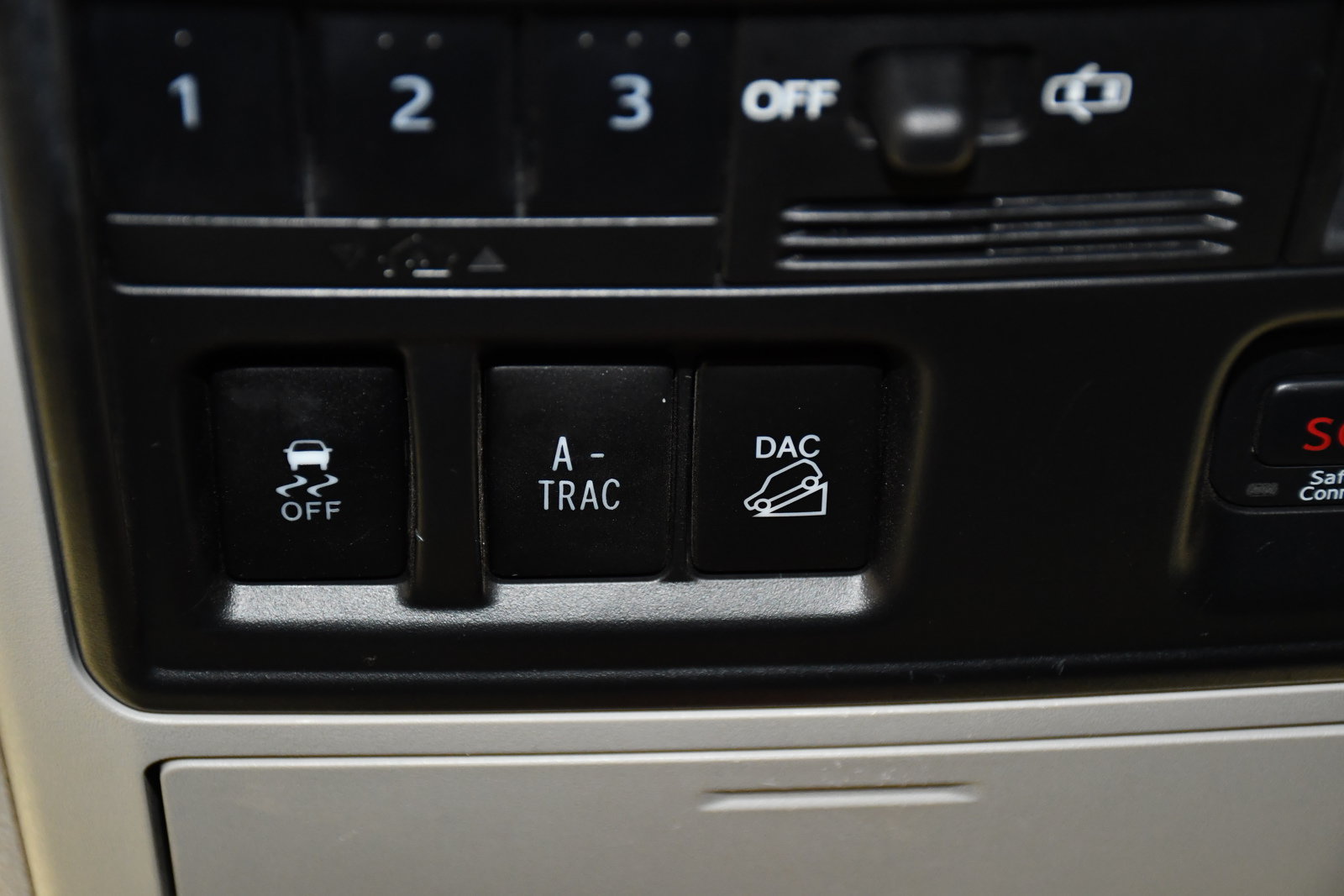 Used 2018 Toyota 4Runner Limited w/ Convenience Package AWD/4WD image 34