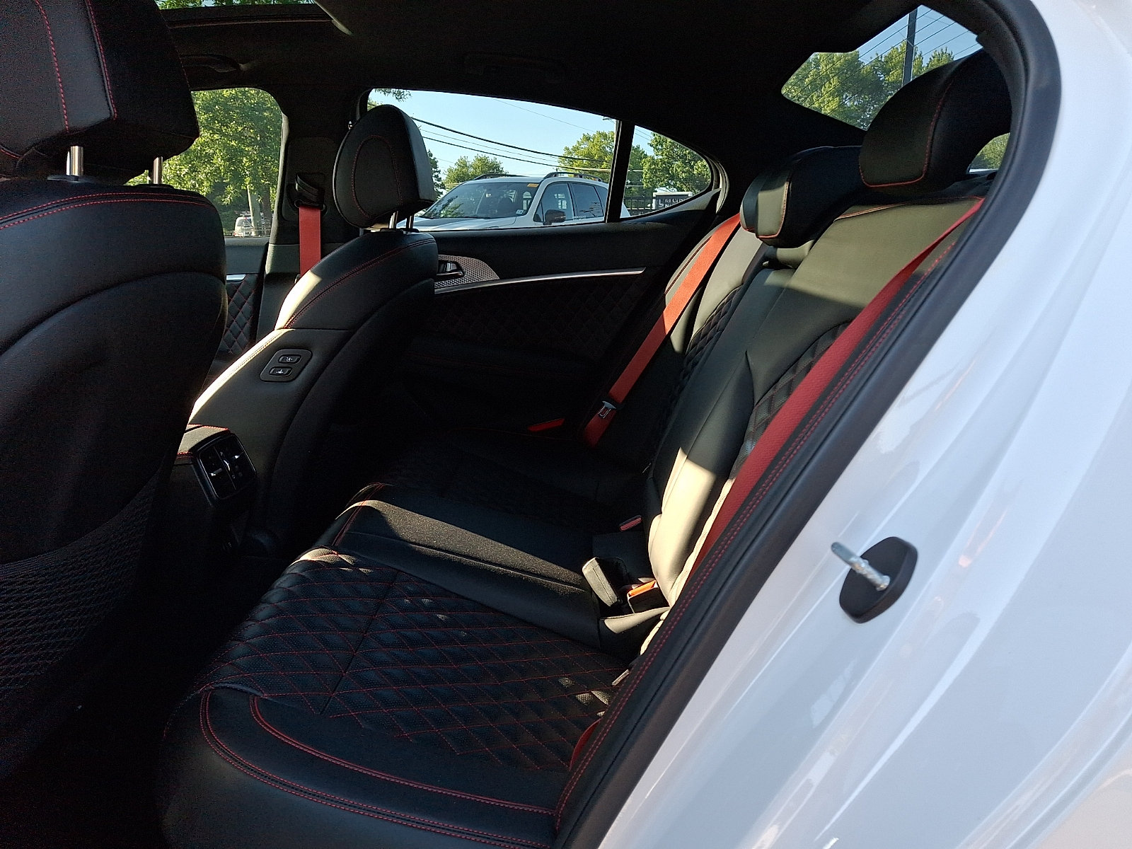 Certified 2022 Genesis G70 3.3T w/ Sport Prestige Package AWD/4WD image 10