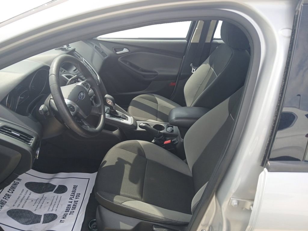 Used 2014 Ford Focus SE FWD image 15