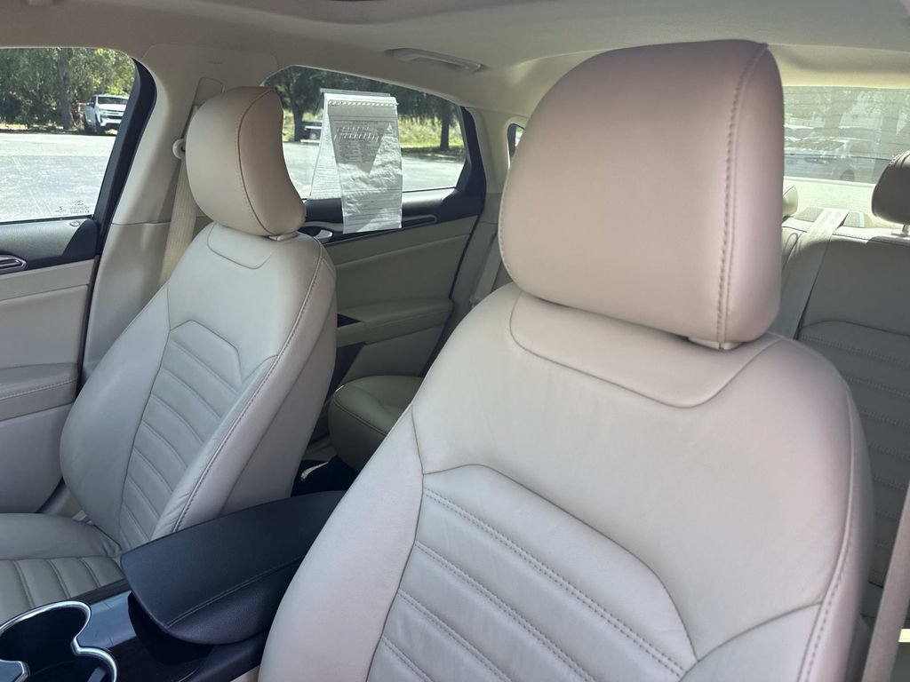Used 2015 Ford Fusion SE w/ Equipment Group 202A FWD image 21