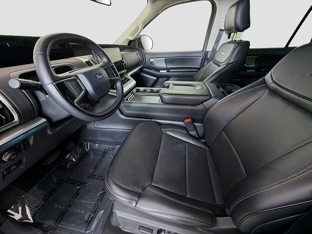 Used 2025 Ford Expedition Platinum AWD/4WD image 25