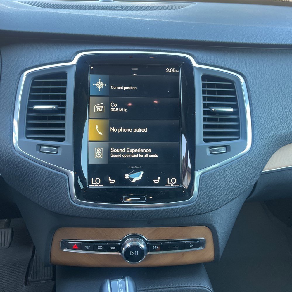 Used 2021 Volvo XC90 T5 Momentum w/ Protection Package Premier image 14