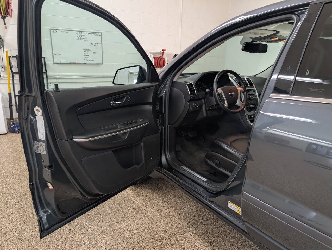 Used 2011 GMC Acadia SLT AWD/4WD image 6
