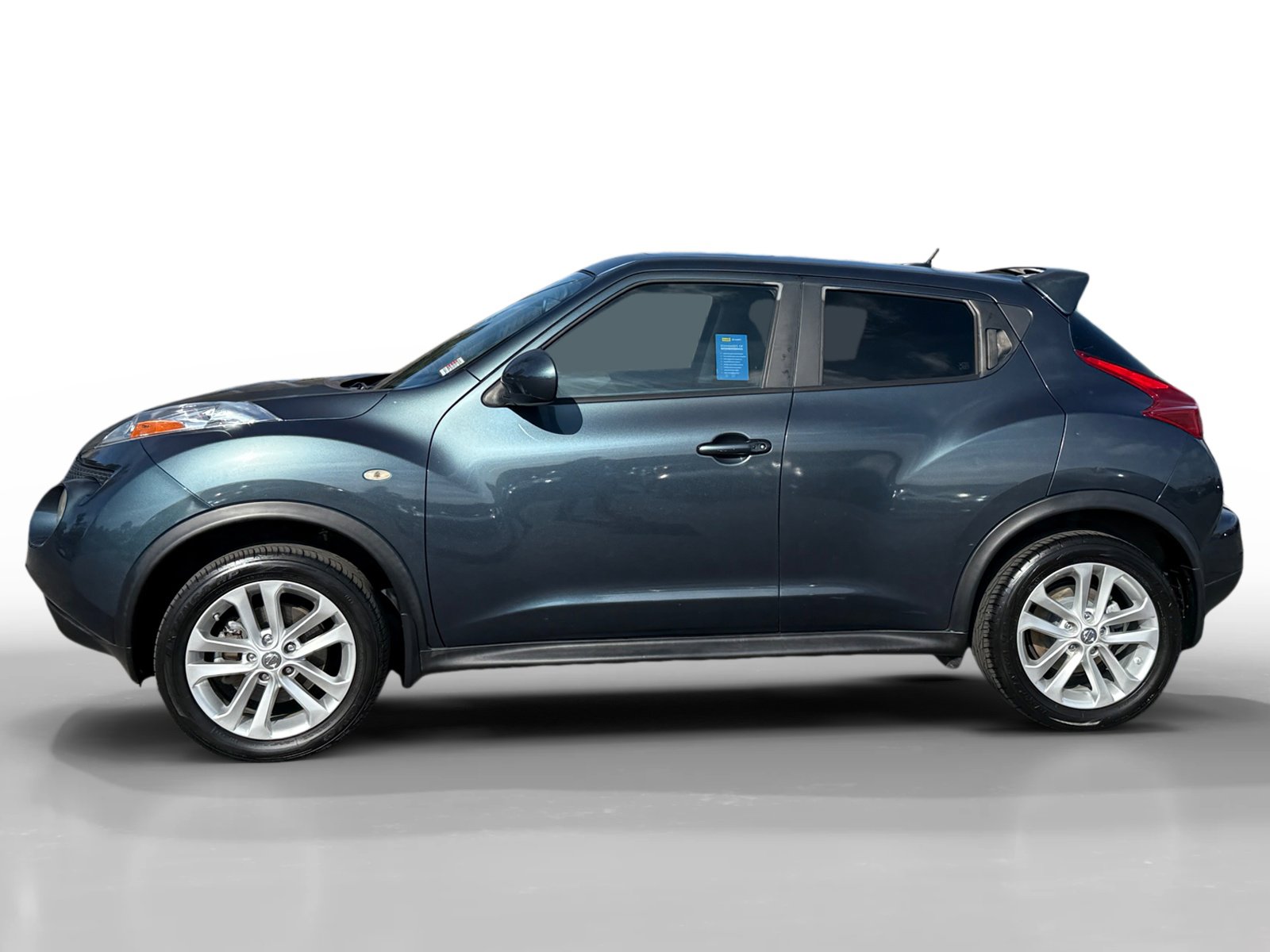 Used 2013 Nissan Juke SV image 2