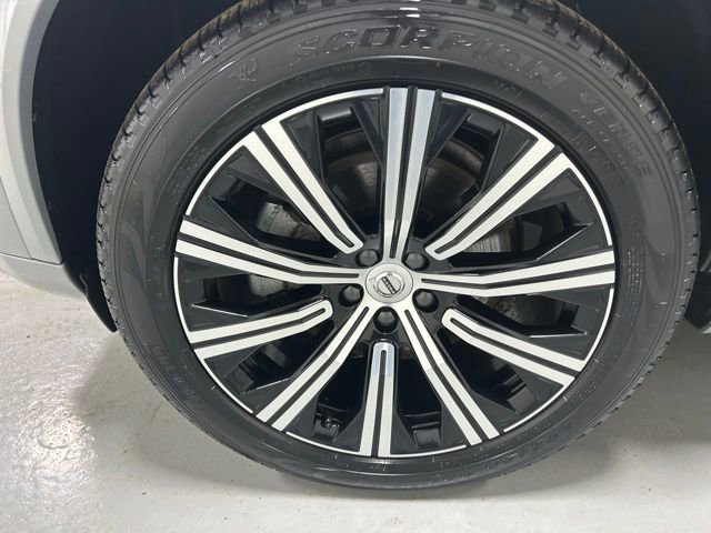 Used 2025 Volvo XC90 B5 Core image 6