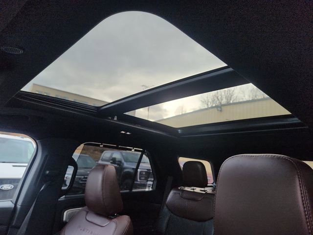 Certified 2023 Ford Explorer Platinum w/ Technology Package image 25