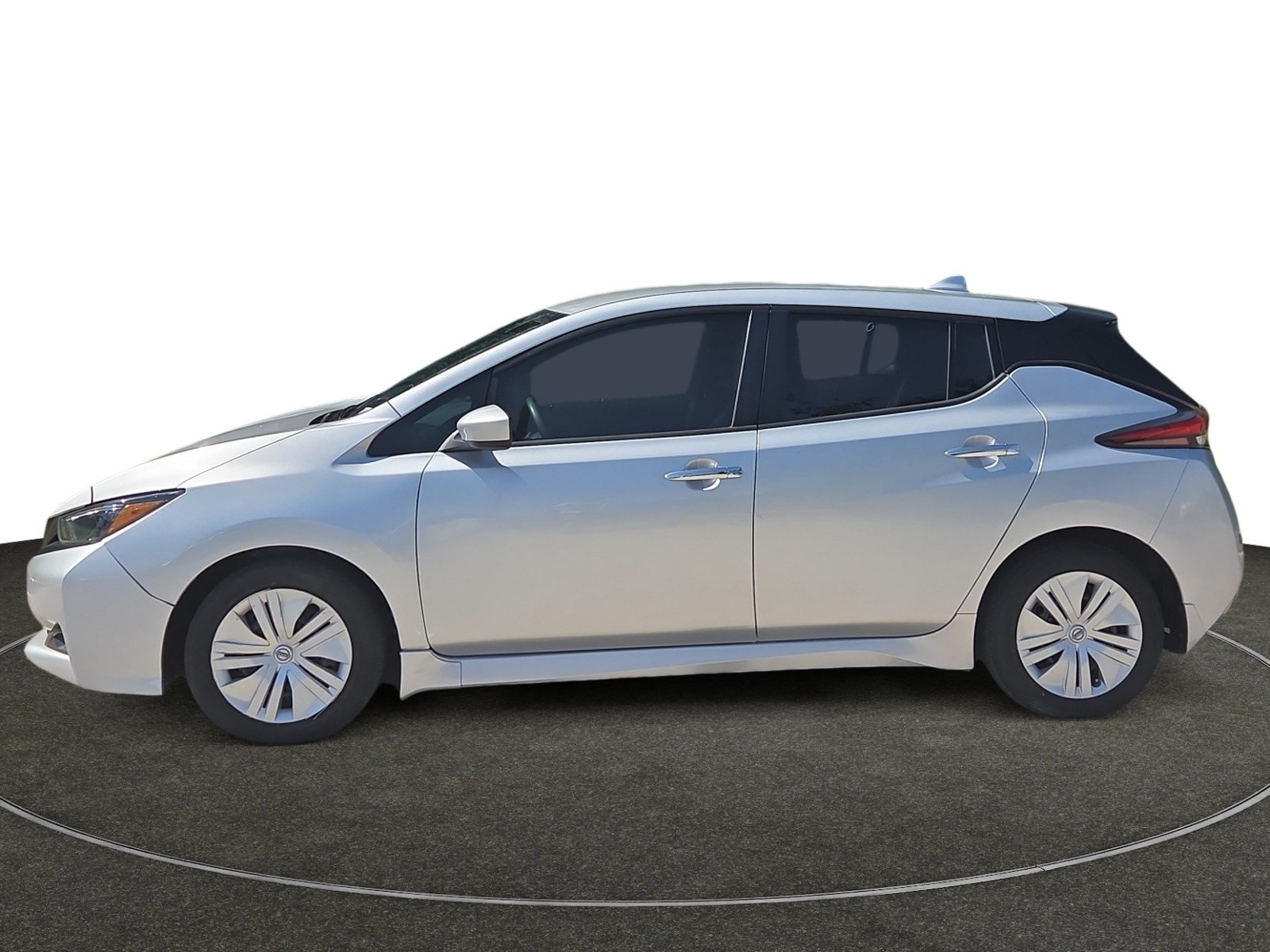 Used 2024 Nissan Leaf S FWD image 2