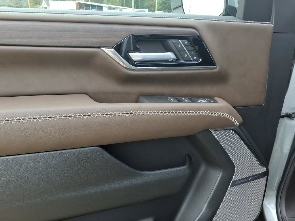 New 2026 GMC Yukon XL Denali Ultimate AWD/4WD image 14