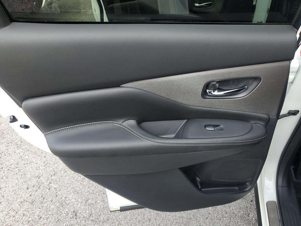 Certified 2024 Nissan Murano SV w/ SV Midnight Edition Package FWD image 10
