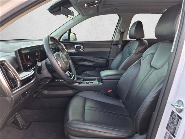 Used 2025 Kia Sorento S w/ Panoramic Sunroof Package FWD image 15