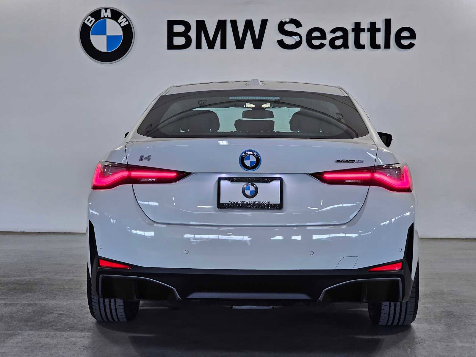 Used 2023 BMW i4 eDrive35 w/ Premium Package image 5