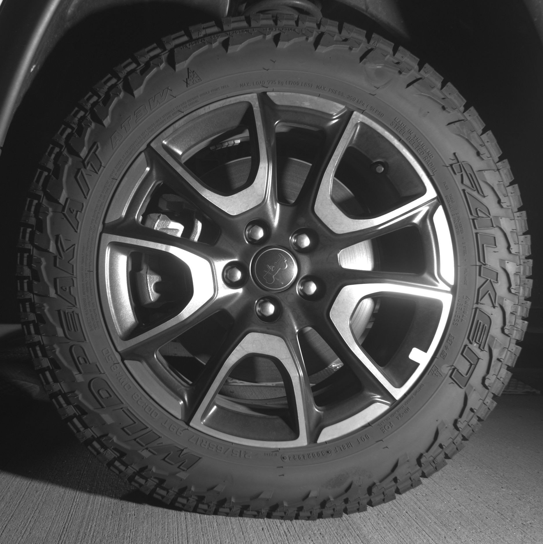 Used 2025 Jeep Compass Trailhawk AWD/4WD image 12