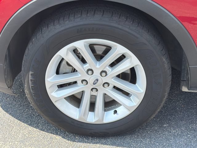 Used 2016 Ford Explorer XLT w/ Equipment Group 202A FWD image 13