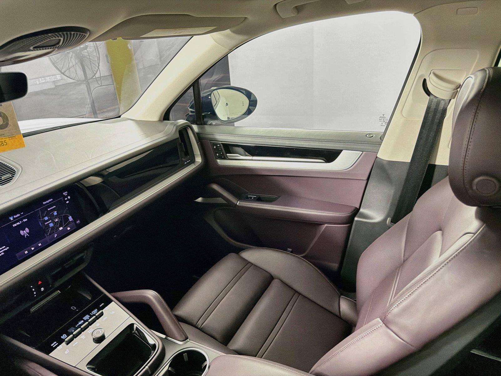 Certified 2026 Porsche Cayenne AWD/4WD image 30
