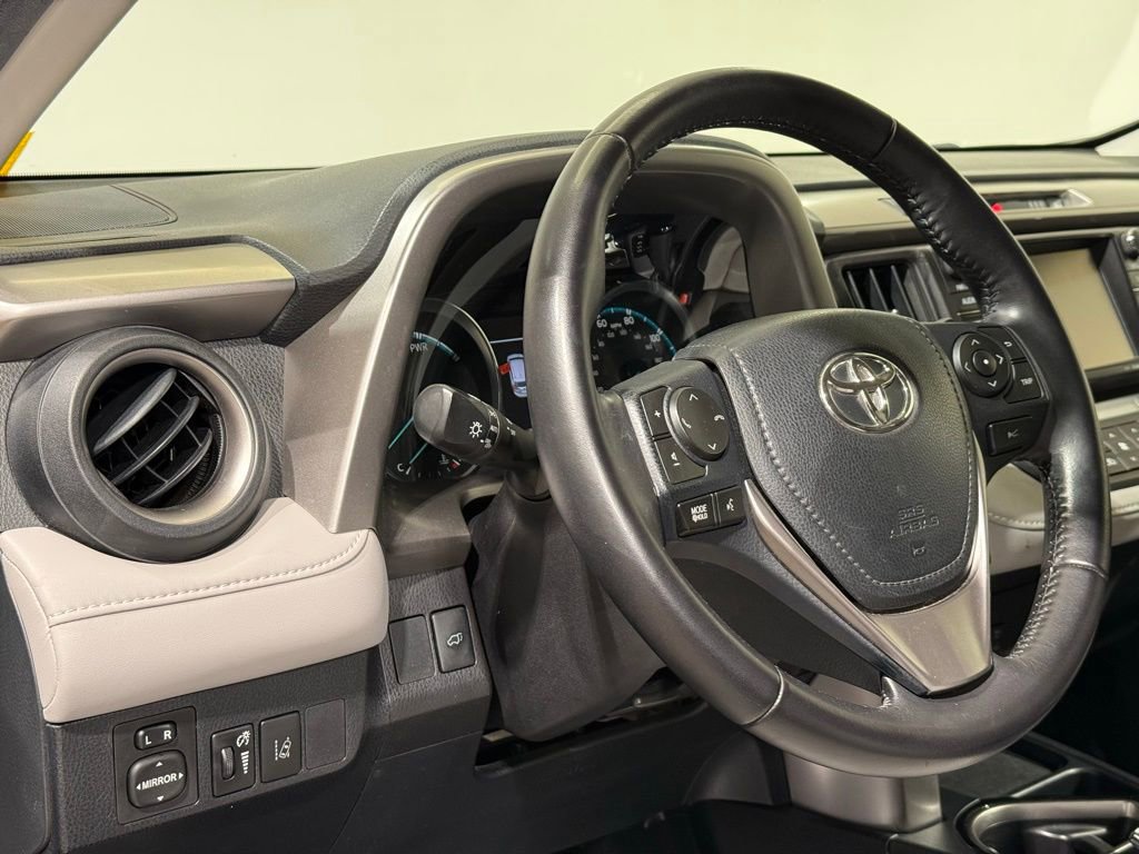 Used 2017 Toyota RAV4 Limited w/ Advanced Technology Package AWD/4WD image 17