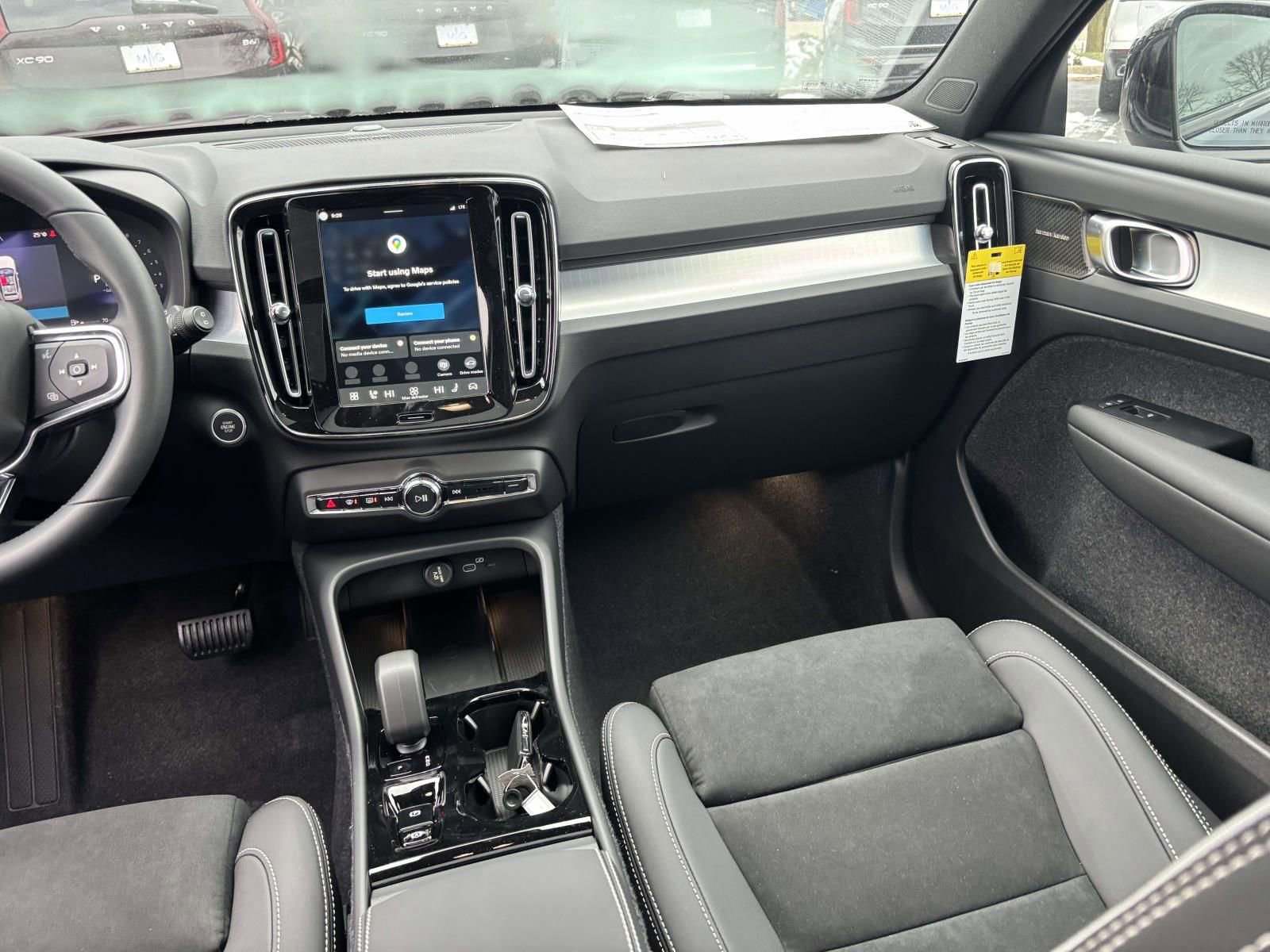 New 2026 Volvo XC40 B5 Ultra w/ Protection Package Premier AWD/4WD image 31