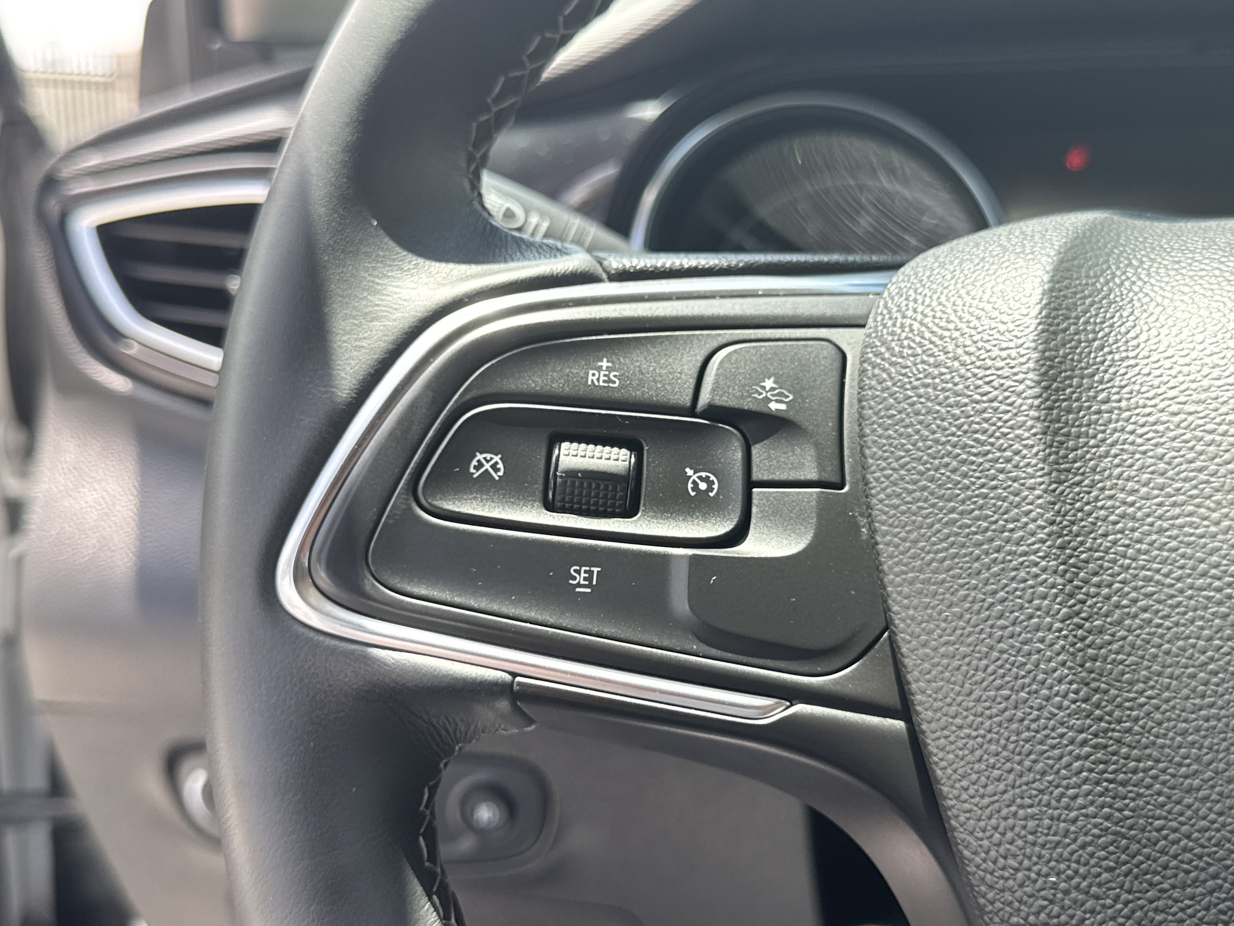 Certified 2022 Buick Encore GX Preferred w/ Cold Weather Comfort Package FWD image 29