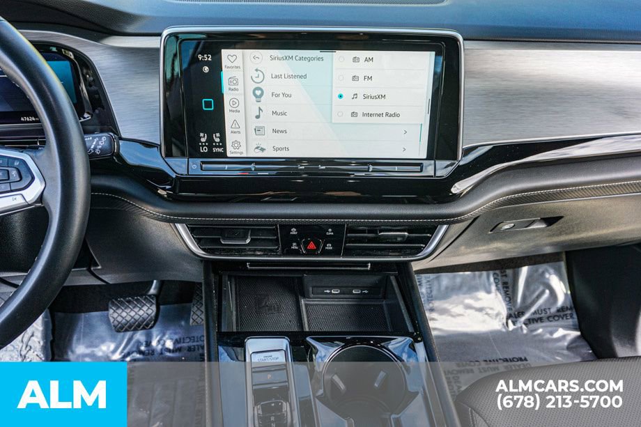 Used 2024 Volkswagen Atlas Cross Sport SE image 39