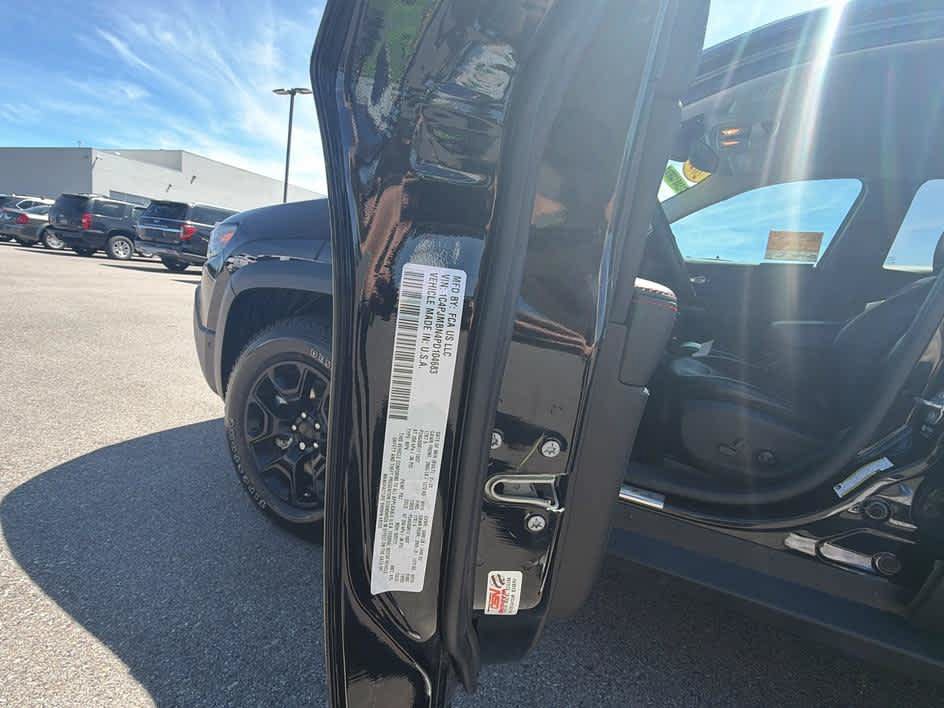 Used 2023 Jeep Cherokee Trailhawk w/ Trailer Tow Group AWD/4WD image 13