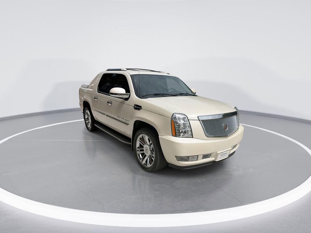 Used 2007 Cadillac Escalade EXT w/ Information Package AWD/4WD image 2