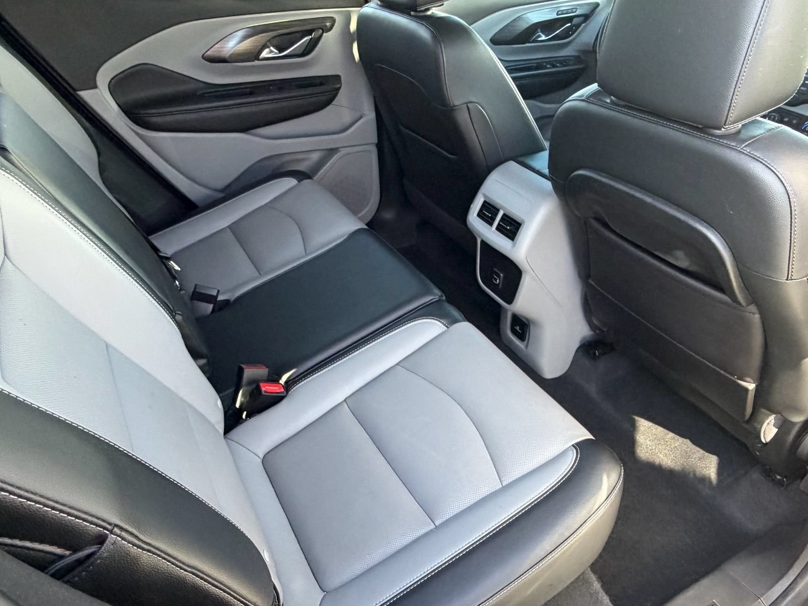 Used 2023 GMC Terrain SLT w/ LPO, Floor Liner Package AWD/4WD image 32