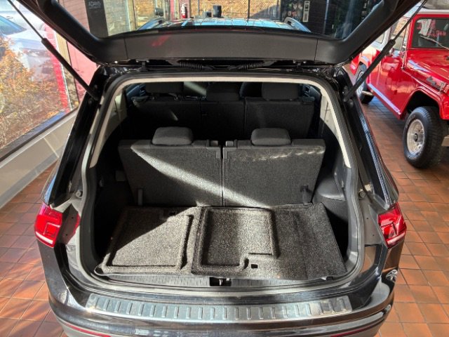 Used 2020 Volkswagen Tiguan S image 13