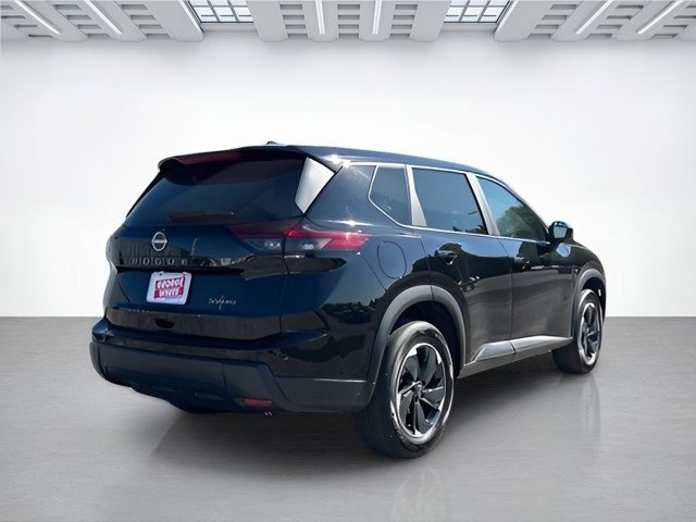 Used 2024 Nissan Rogue SV image 4