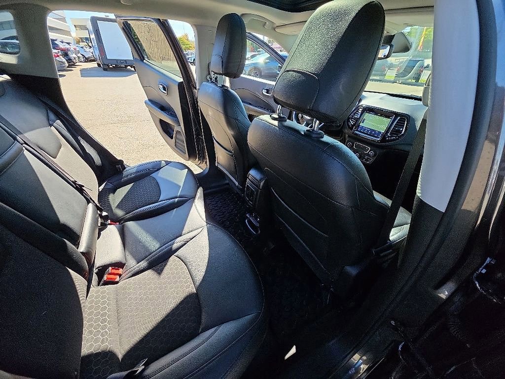 Used 2019 Jeep Compass Latitude AWD/4WD image 26