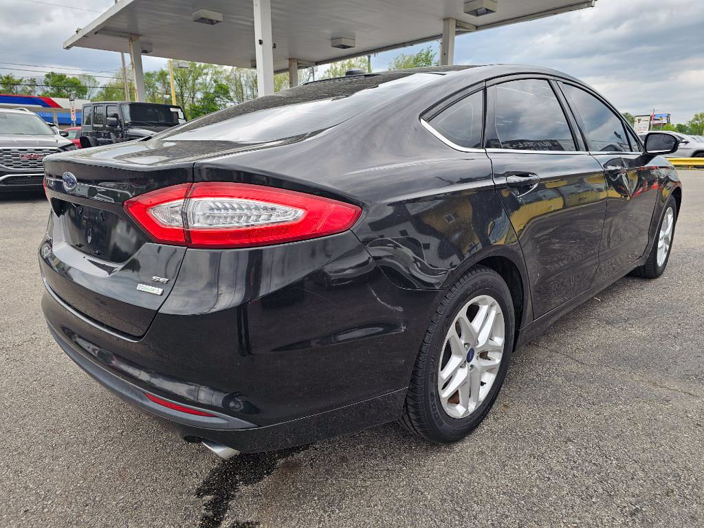 Used 2015 Ford Fusion SE FWD image 14