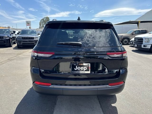 New 2026 Jeep Grand Cherokee Altitude AWD/4WD image 4