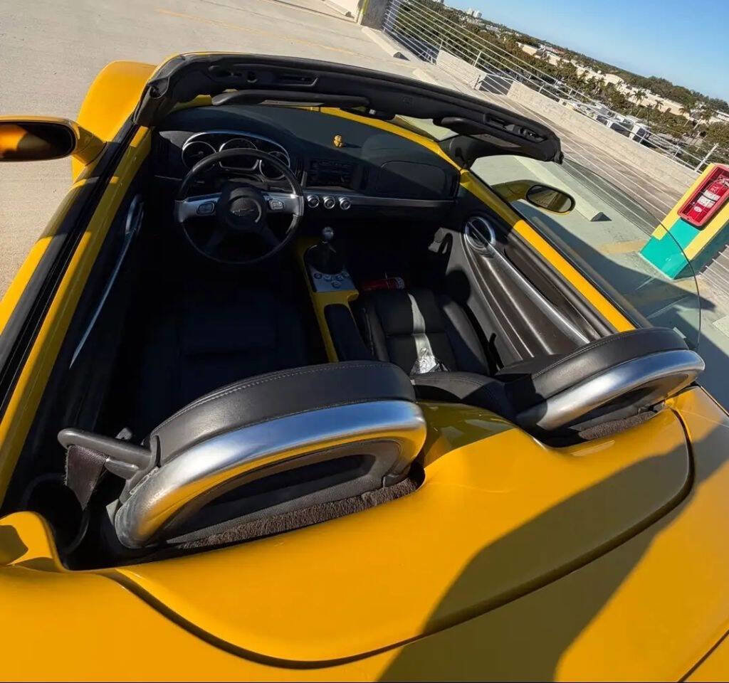 Used 2005 Chevrolet SSR LS 2dr Regular Cab Convertible w/ Preferred Equipment Group RWD image 9