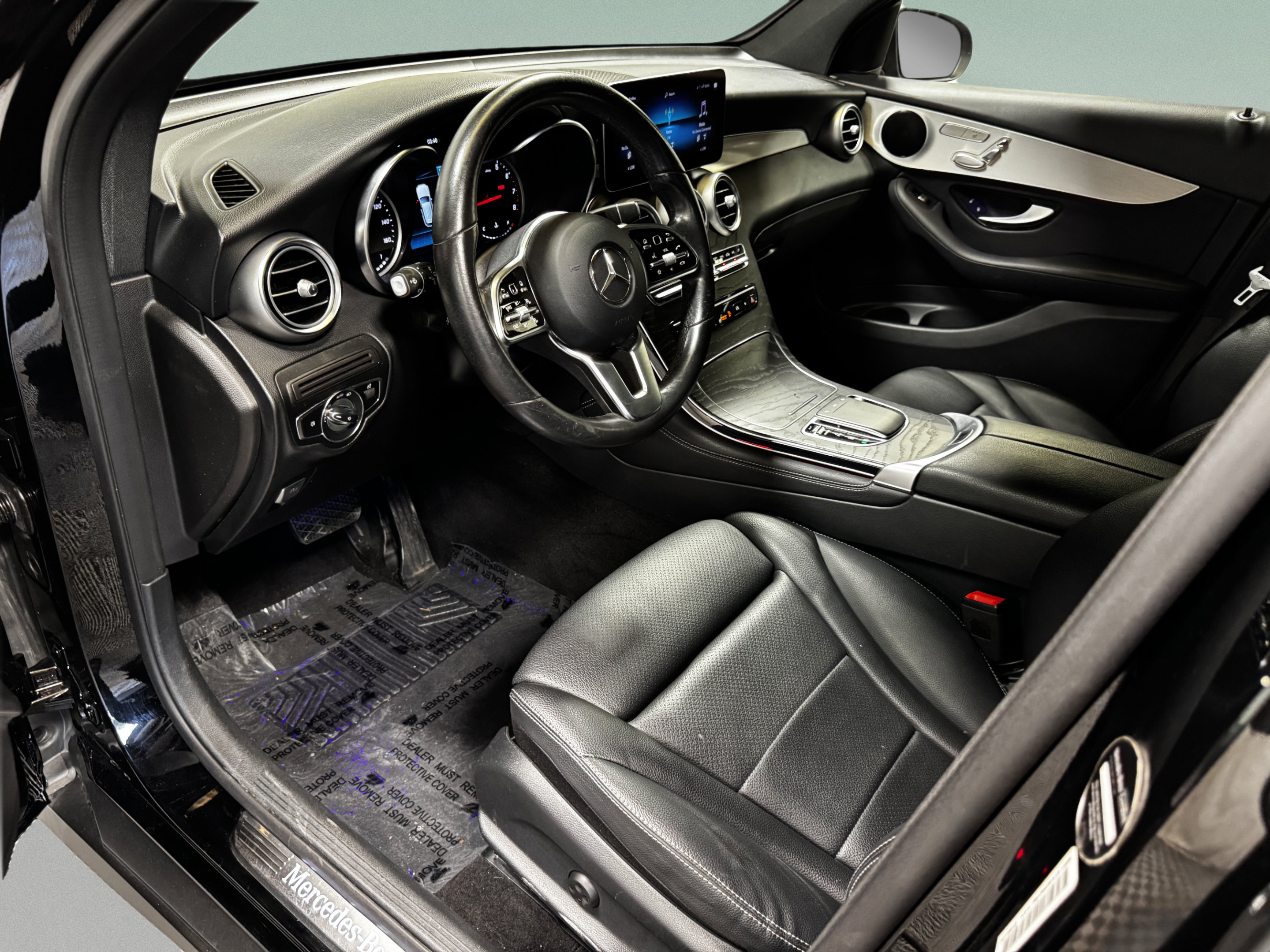 Used 2021 Mercedes-Benz GLC 300 image 9