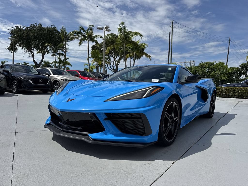 Used 2025 Chevrolet Corvette Stingray Preferred Cpe w/ Z51 Performance Package RWD image 31
