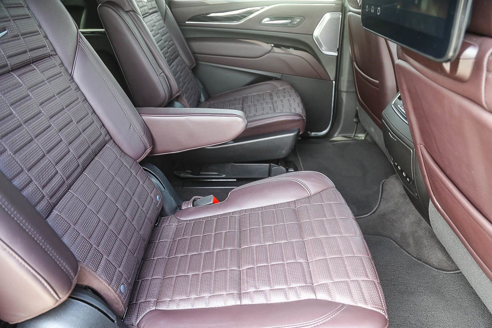 Used 2023 Cadillac Escalade ESV V image 16