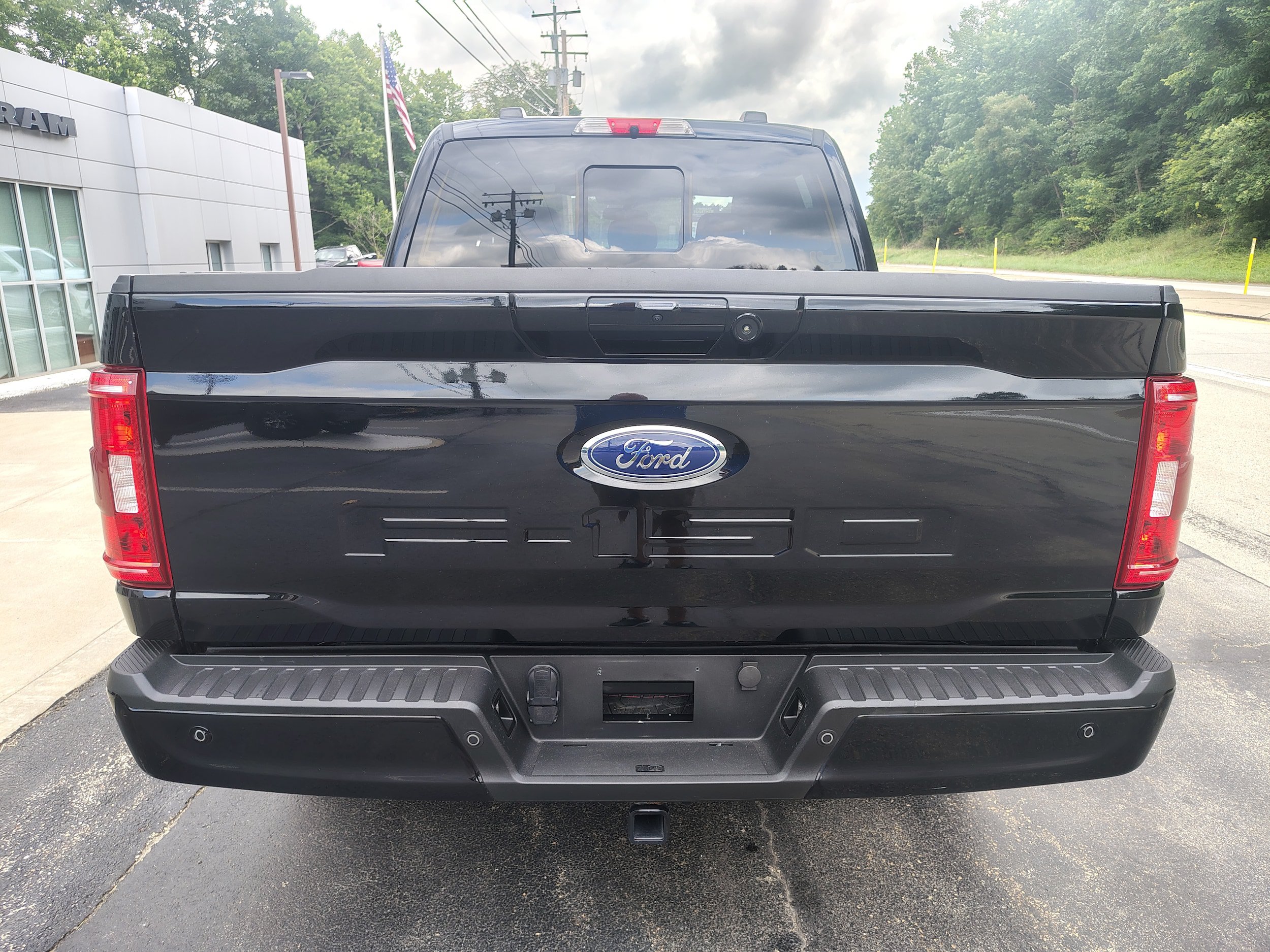 Used 2022 Ford F150 XLT w/ Equipment Group 302A High AWD/4WD image 9