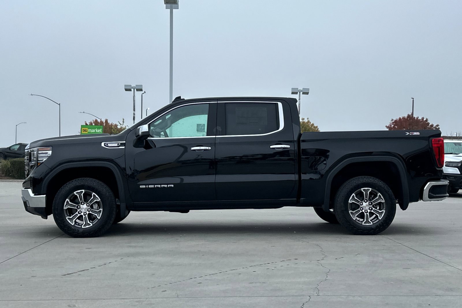 New 2026 GMC Sierra 1500 SLT w/ SLT Convenience Package image 3
