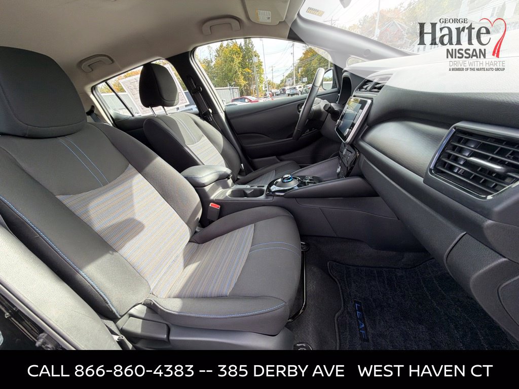 Certified 2025 Nissan Leaf SV Plus FWD image 33