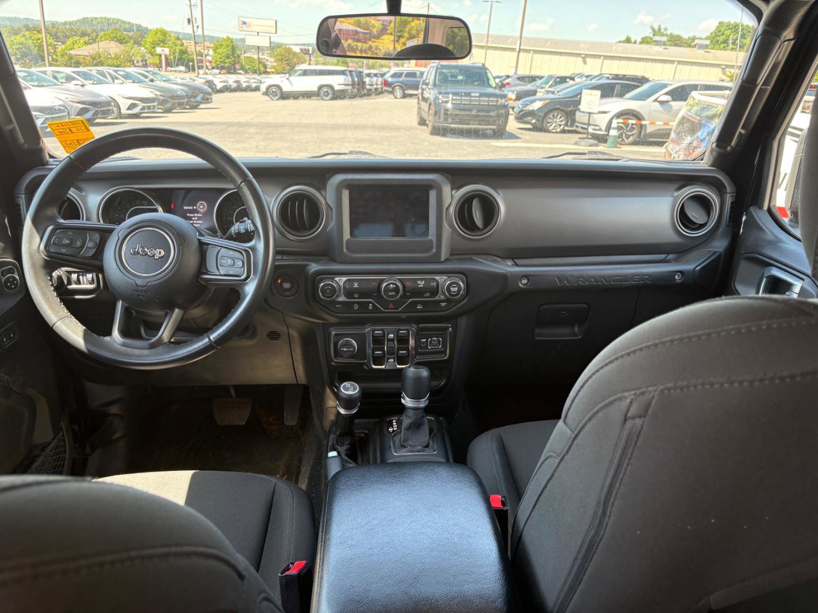 Used 2022 Jeep Wrangler Unlimited Sport AWD/4WD image 18