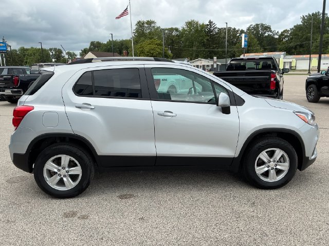 Used 2022 Chevrolet Trax LT w/ LT Convenience Package AWD/4WD image 17