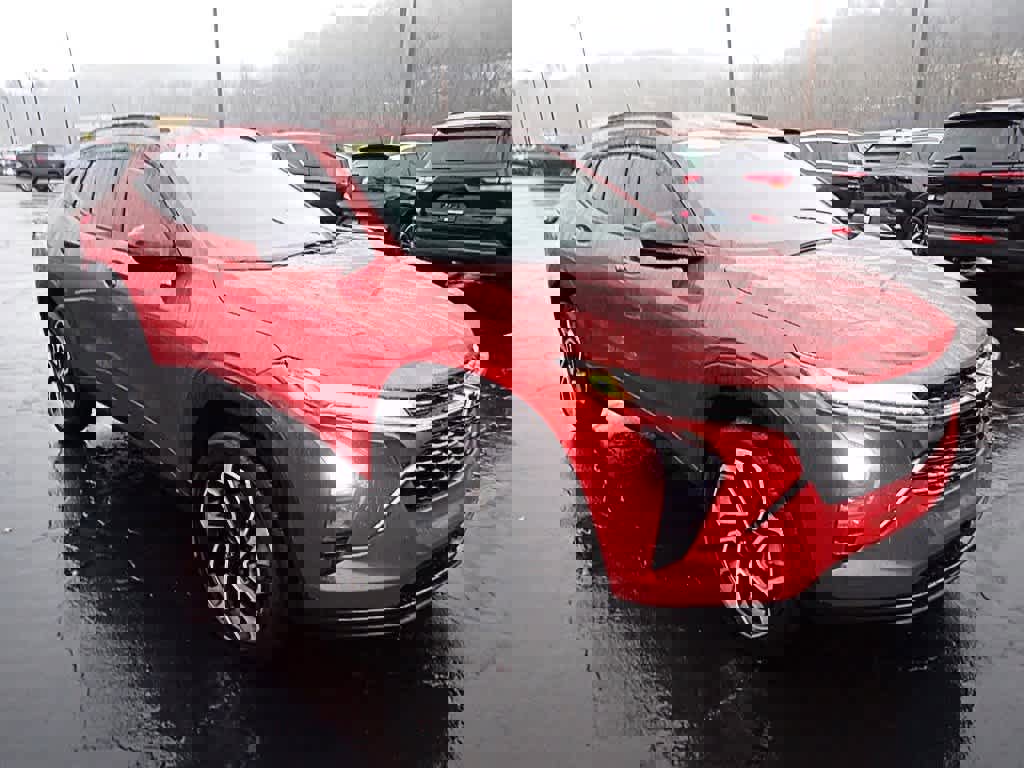 Certified 2024 Chevrolet Trax RS w/ Driver Confidence Package image 7