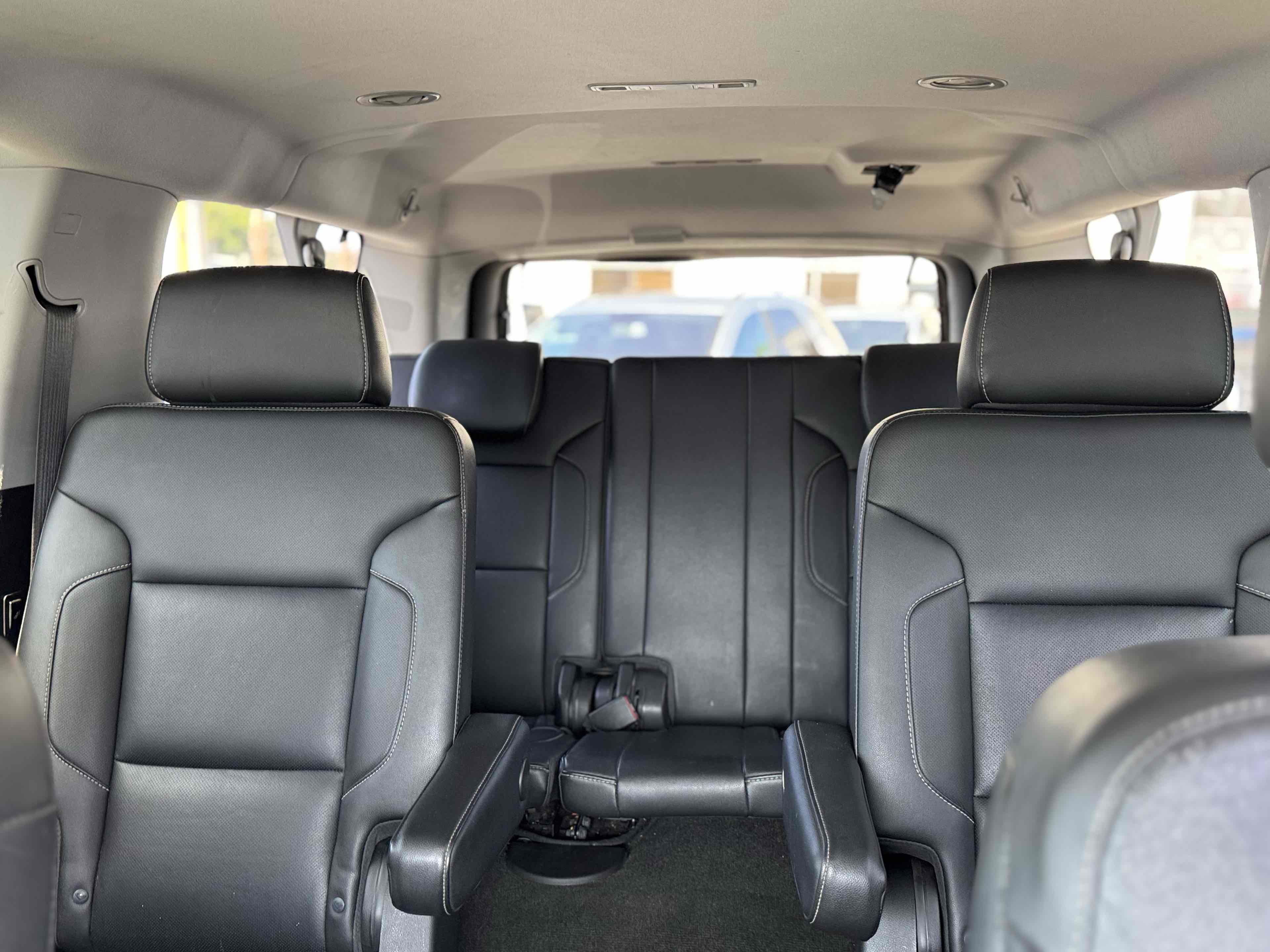 Used 2018 Chevrolet Suburban Premier image 19