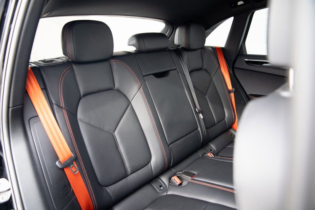 Certified 2025 Porsche Macan image 25