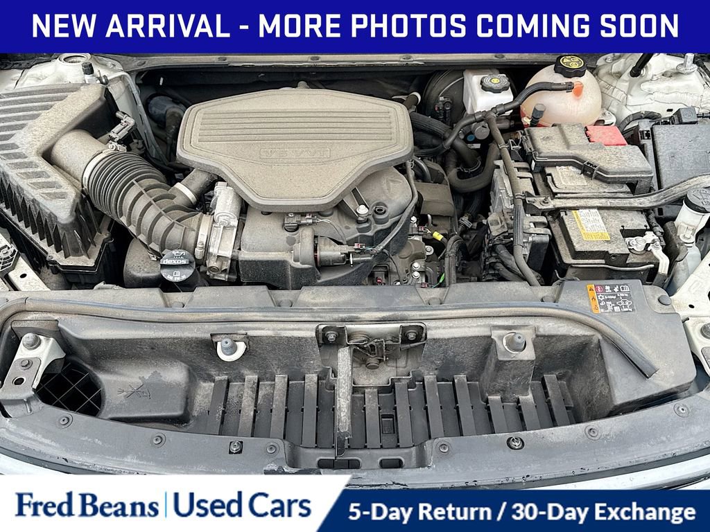 Used 2022 GMC Acadia AT4 w/ Technology Package image 11