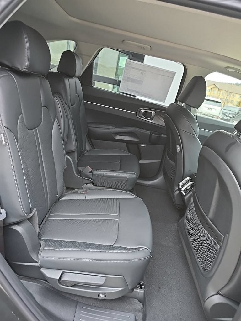 New 2026 Kia Sorento EX w/ EX Premium Package AWD/4WD image 11