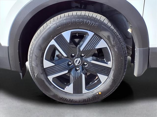 Used 2025 Nissan Kicks SR image 12