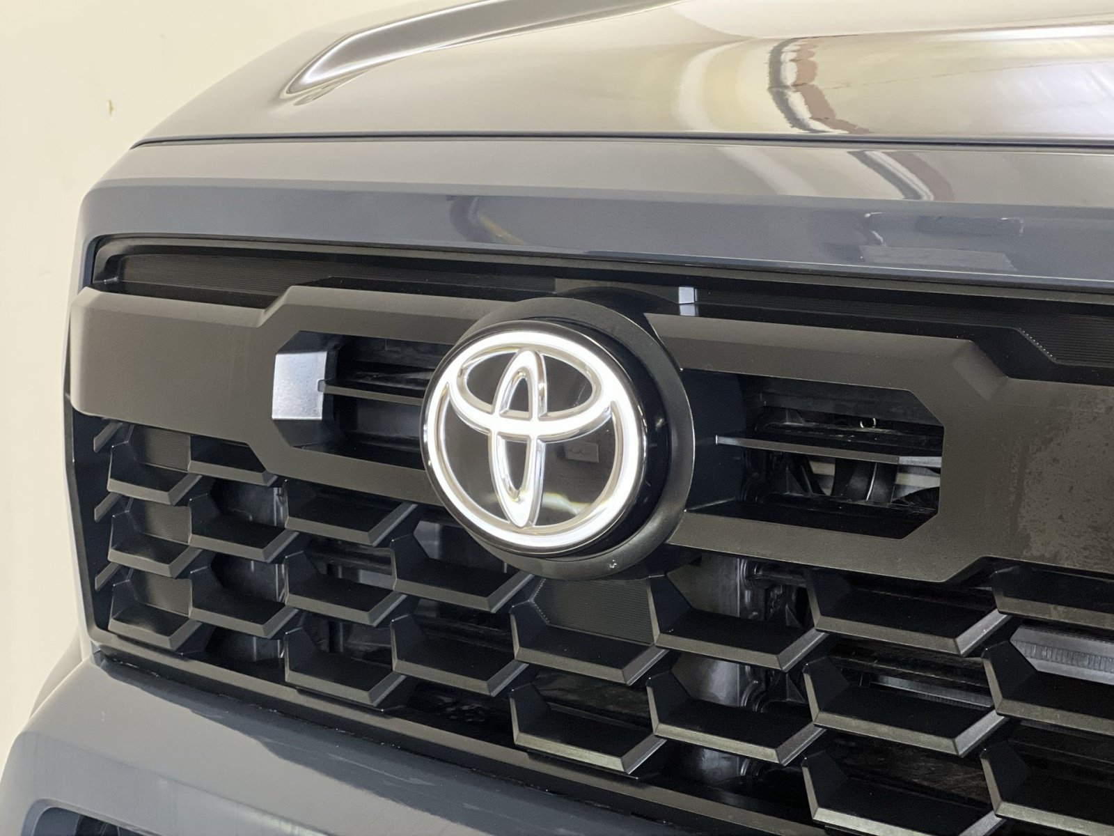 Used 2025 Toyota Tacoma TRD Off-Road AWD/4WD image 31